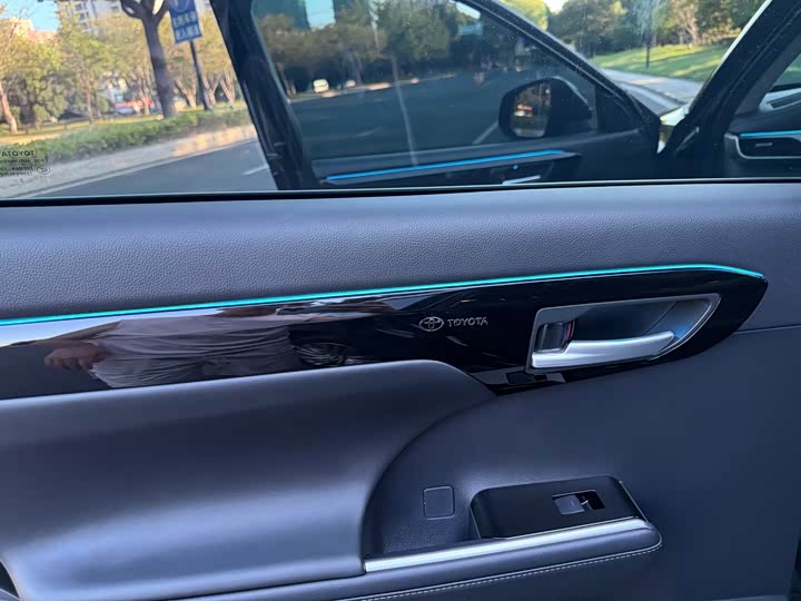 Фото 14 - Toyota Highlander