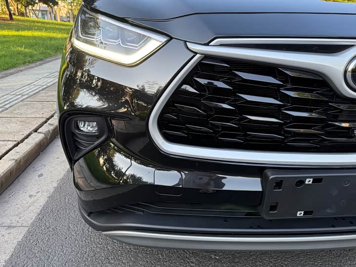 Фото 20 - Toyota Highlander