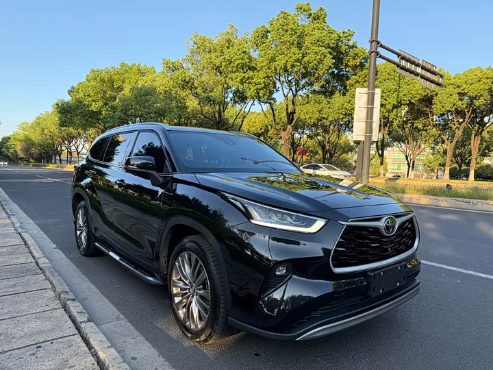 Фото 3 - Toyota Highlander