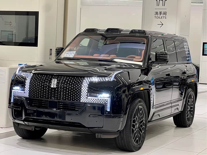 Фото 1 - BYD Yangwang U8