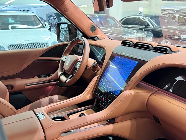 Фото 13 - BYD Yangwang U8