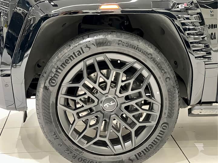 Фото 17 - BYD Yangwang U8