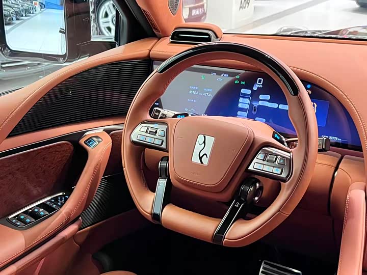 Фото 9 - BYD Yangwang U8