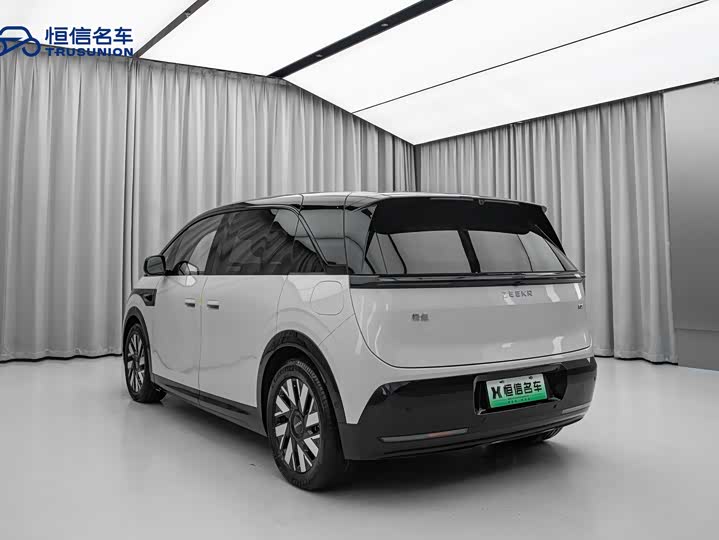 Фото 7 - Zeekr Mix