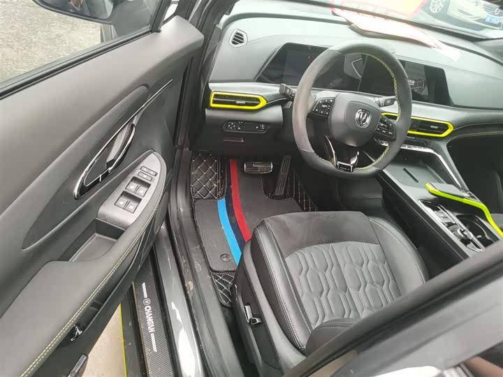 Фото 16 - Changan UNI-T