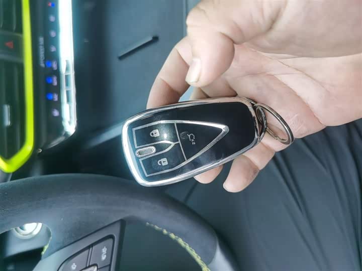 Фото 9 - Changan UNI-T