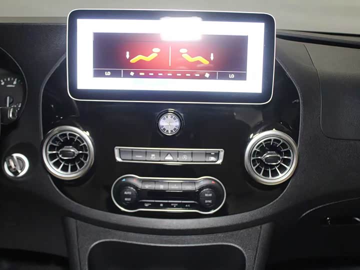 Фото 12 - Mercedes-Benz Vito