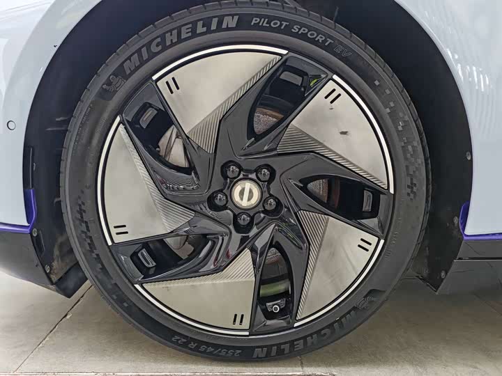 Фото 10 - HiPhi Z