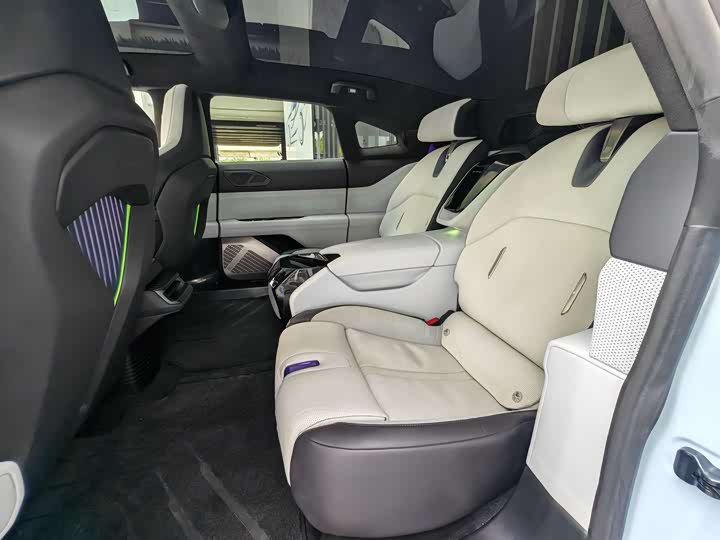 Фото 6 - HiPhi Z