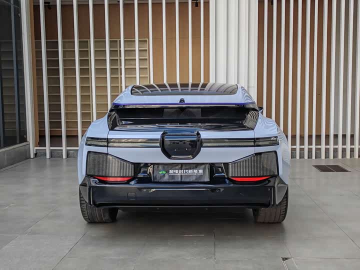 Фото 8 - HiPhi Z