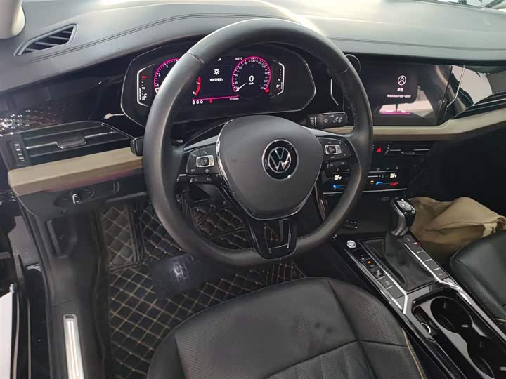 Фото 11 - Volkswagen Passat