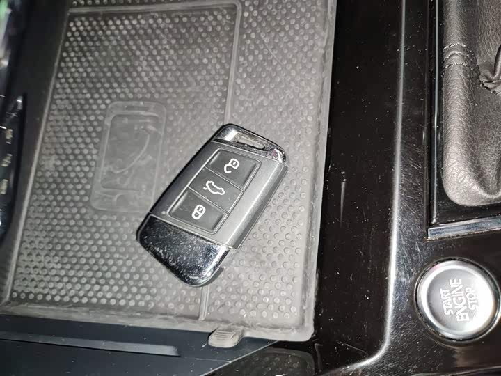 Фото 9 - Volkswagen Passat