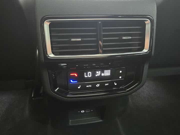 Фото 9 - Volkswagen Teramont Pro