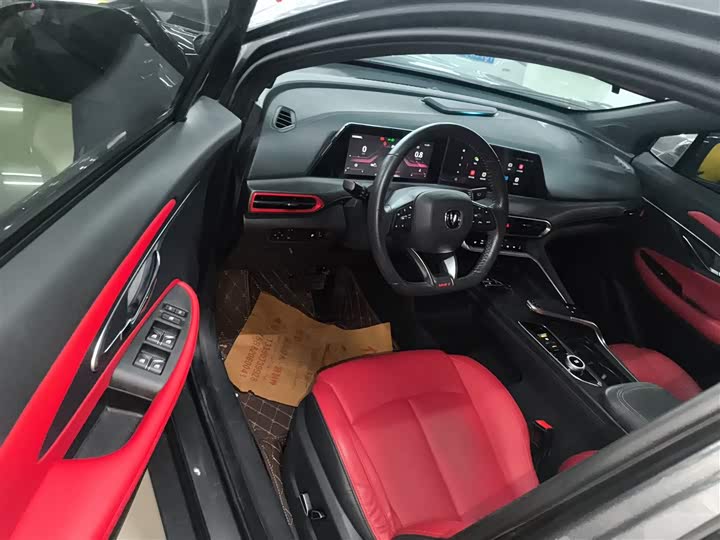 Фото 16 - Changan UNI-T