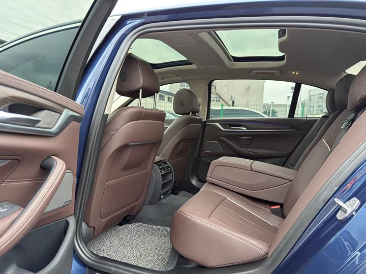 Фото 10 - BMW 5 Series