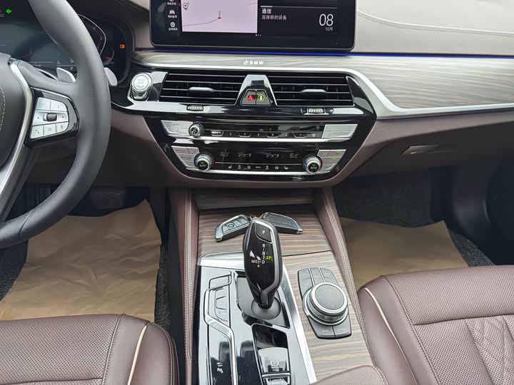 Фото 14 - BMW 5 Series