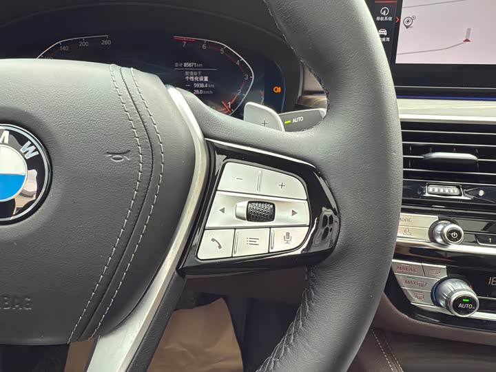 Фото 15 - BMW 5 Series