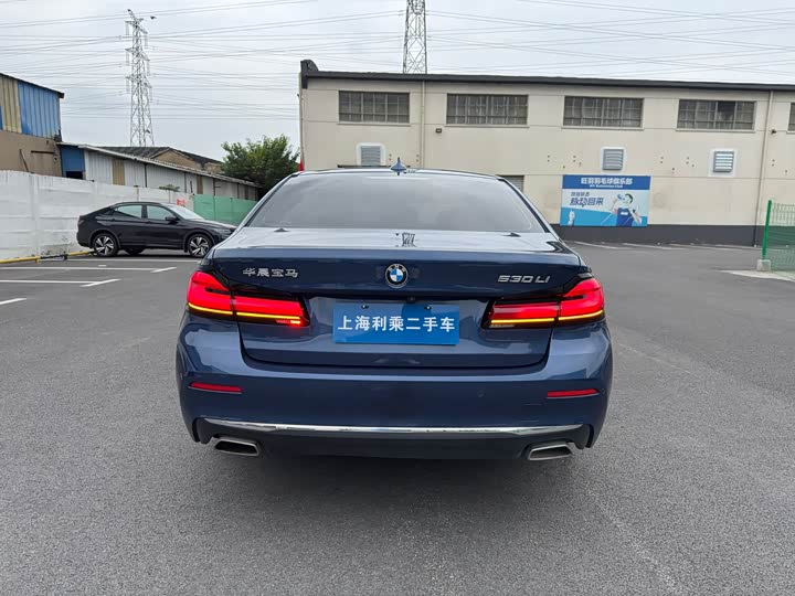 Фото 32 - BMW 5 Series