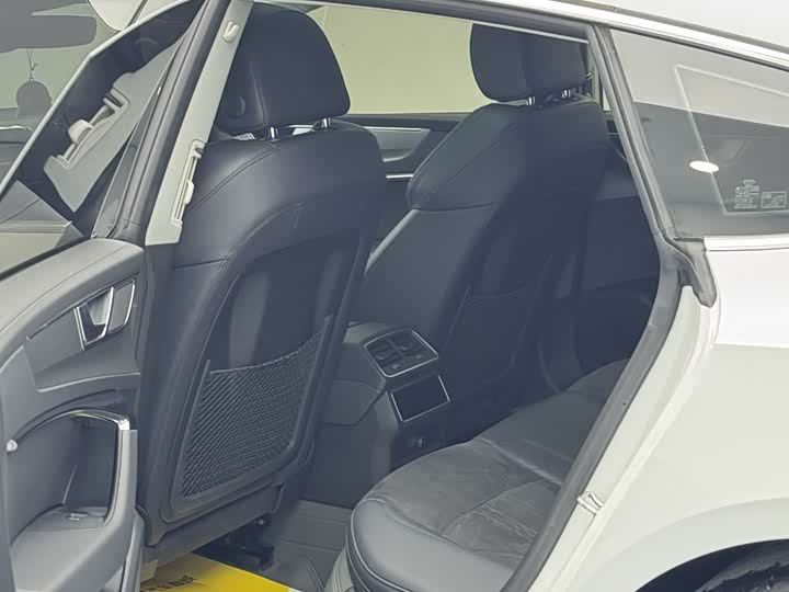 Фото 12 - Audi A7