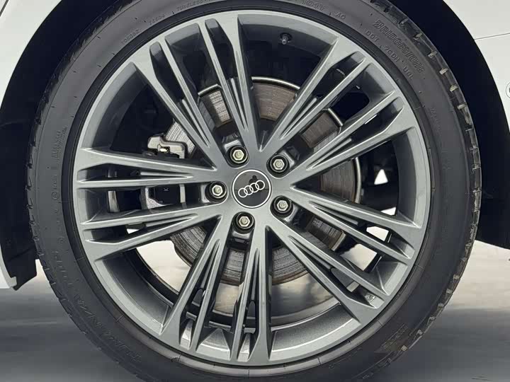 Фото 13 - Audi A7