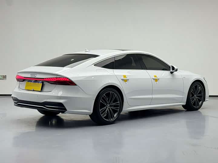 Фото 7 - Audi A7