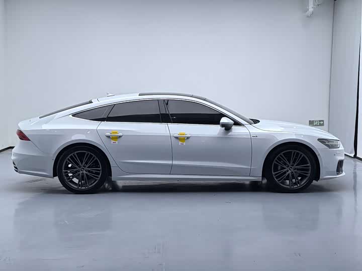 Фото 9 - Audi A7