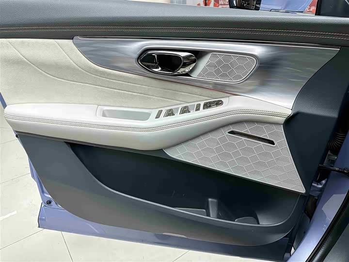 Фото 22 - GAC Trumpchi GS8