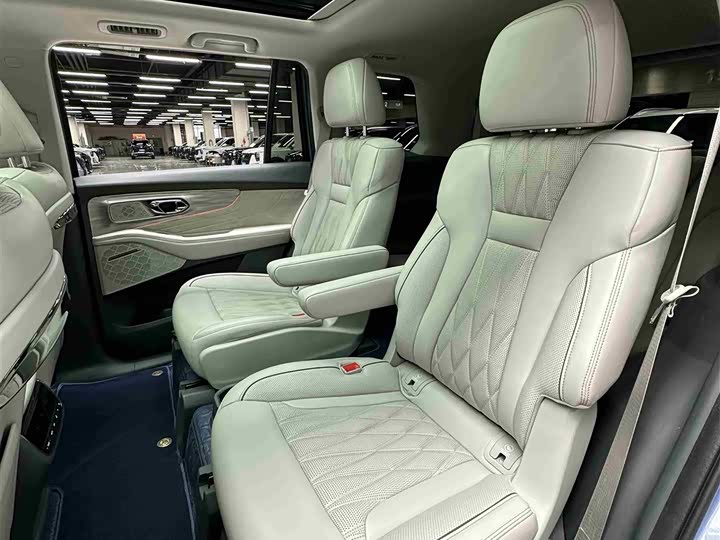 Фото 28 - GAC Trumpchi GS8