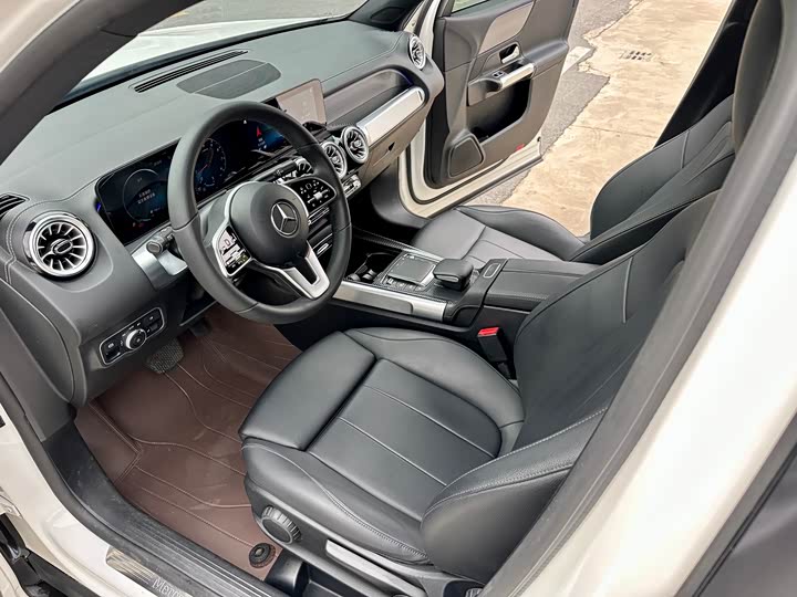 Фото 22 - Mercedes-Benz GLB-Class