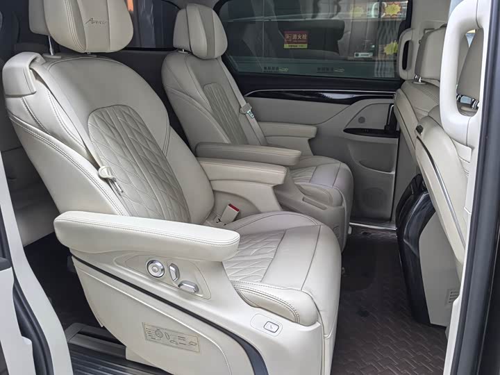 Фото 6 - Buick GL8 ES