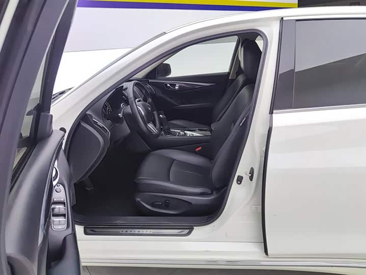 Фото 9 - Infiniti Q50L