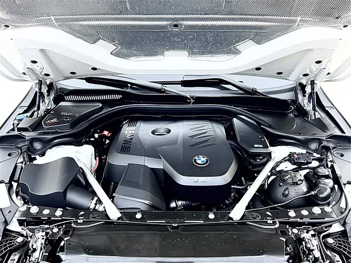 Фото 13 - BMW 5 Series