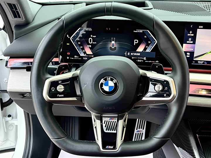 Фото 14 - BMW 5 Series