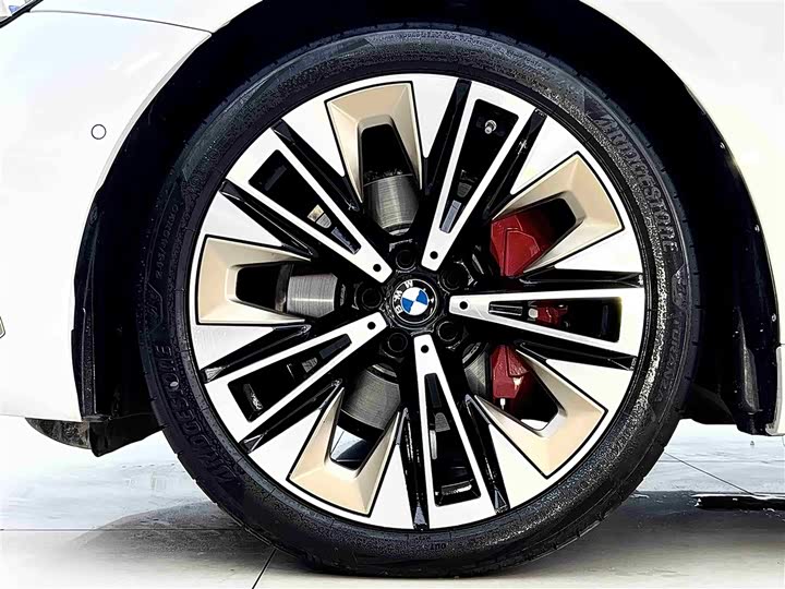 Фото 24 - BMW 5 Series