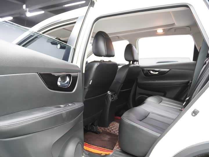 Фото 16 - Nissan X-Trail