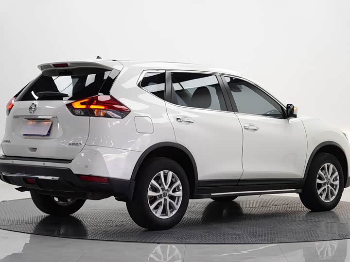 Фото 5 - Nissan X-Trail