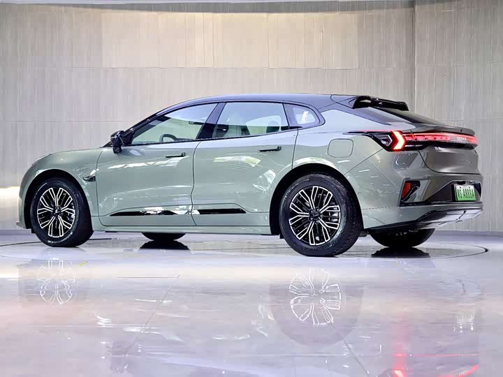 Фото 6 - Zeekr 001