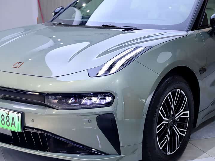 Фото 7 - Zeekr 001