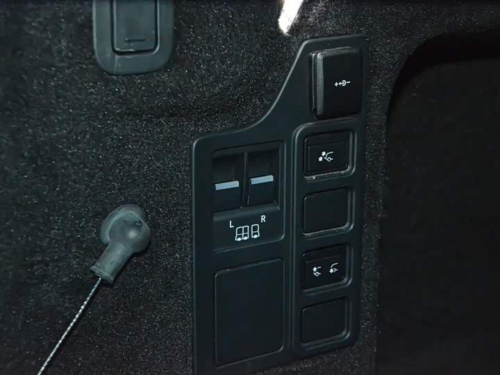 Фото 24 - Land Rover Discovery