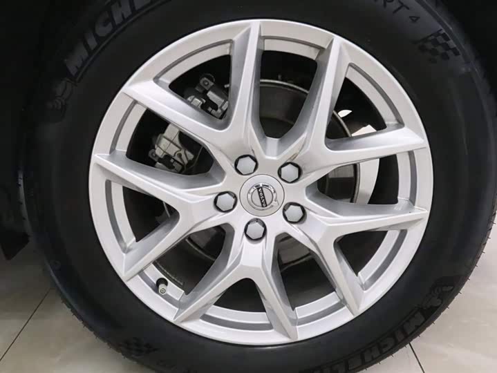 Фото 16 - Volvo XC60