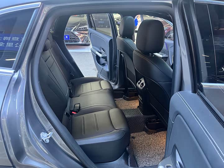 Фото 17 - Mercedes-Benz GLA-Class