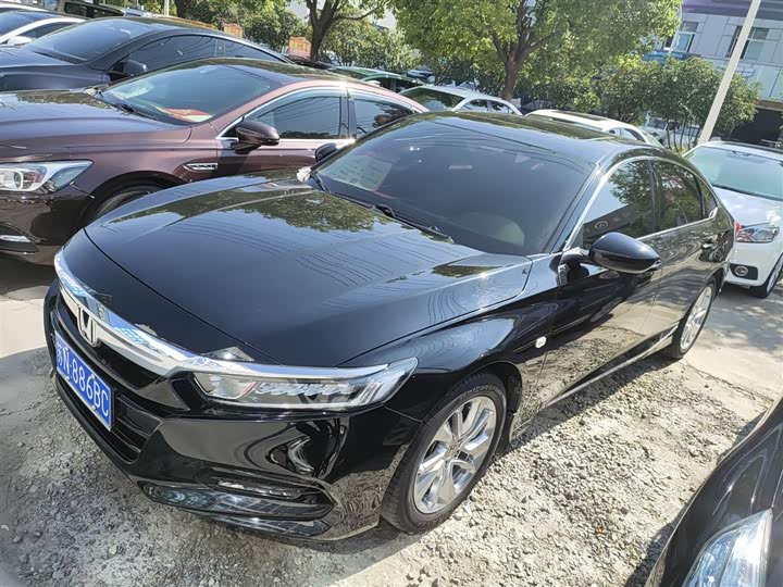 Фото 1 - Honda Accord