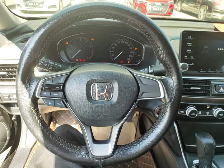 Фото 11 - Honda Accord