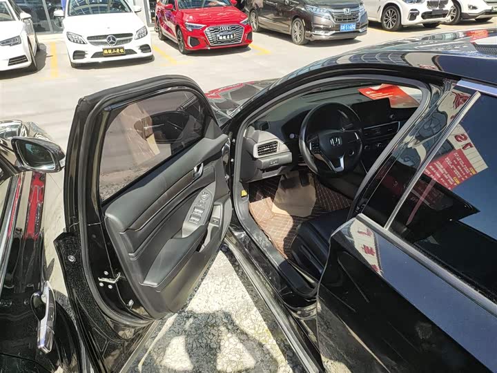 Фото 16 - Honda Accord