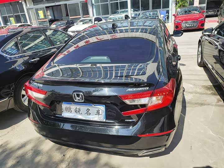 Фото 6 - Honda Accord