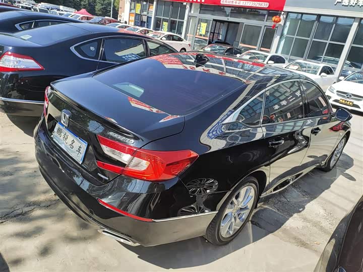 Фото 7 - Honda Accord