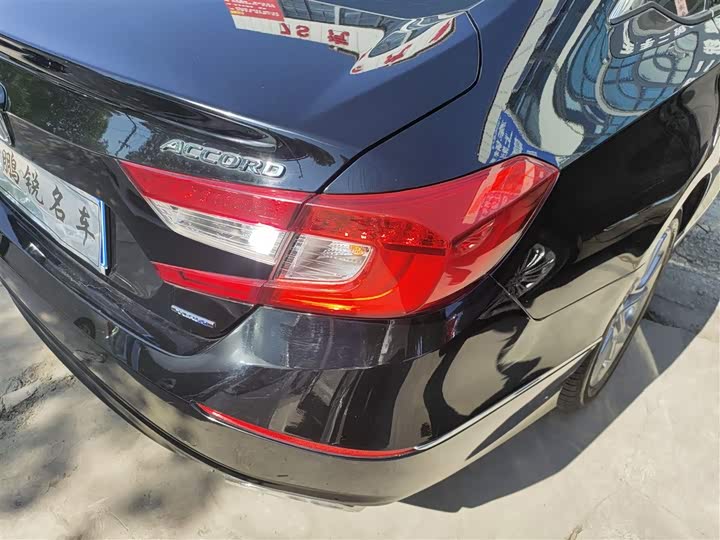 Фото 8 - Honda Accord