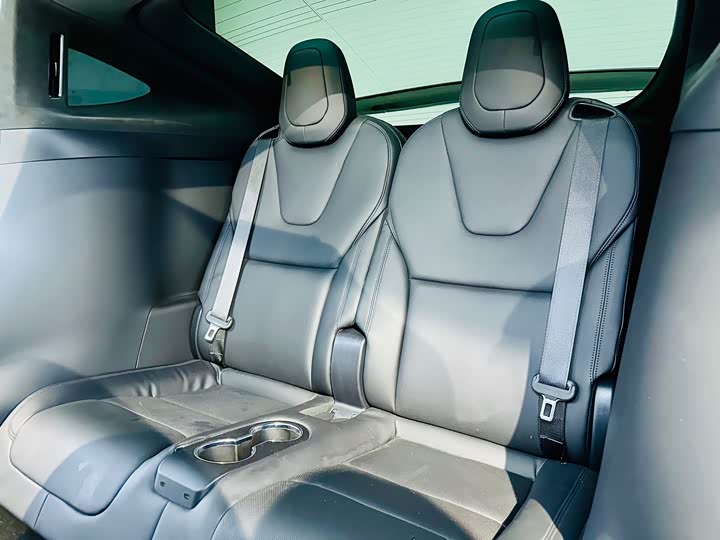 Фото 12 - Tesla Model X