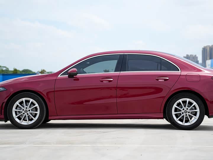 Фото 16 - Mercedes-Benz A-Class