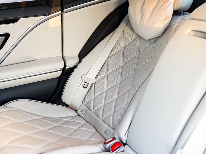 Фото 15 - Mercedes-Benz Maybach S-Class